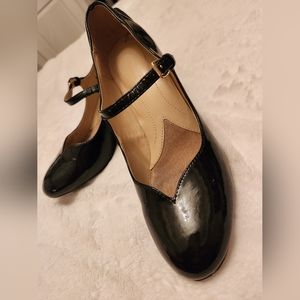 Naturalizer Mary Jane heels